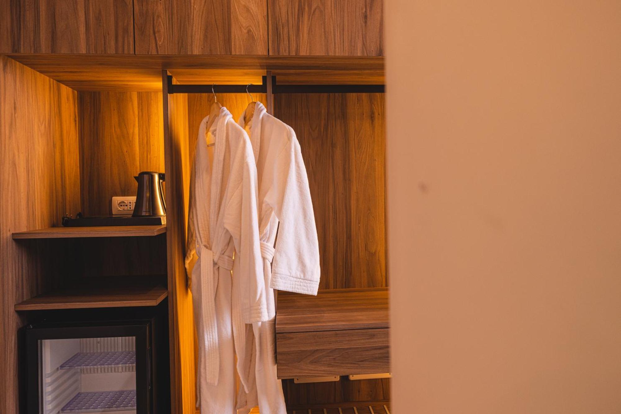 Azar Luxury Suites Vlorë Exterior foto